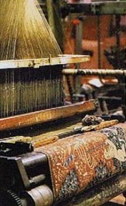 Tapestry weaving loom